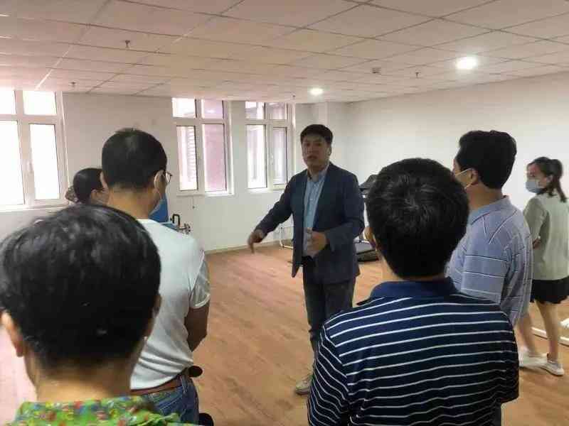 西青区政协辅导前来西青云顶集团智慧为老服务中心调研领导工