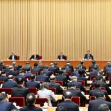 发展社区支持的居家养老，扩大普惠养老服务